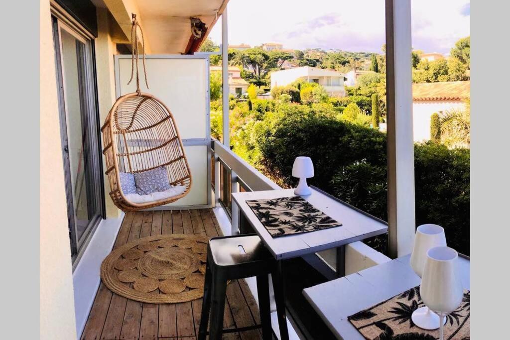 Charmant Studio Avec Terrasse Vue Mer A 50 M Sainte-Maxime Eksteriør bilde