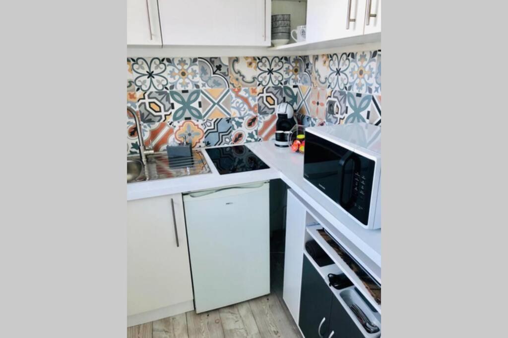 Charmant Studio Avec Terrasse Vue Mer A 50 M Sainte-Maxime Eksteriør bilde